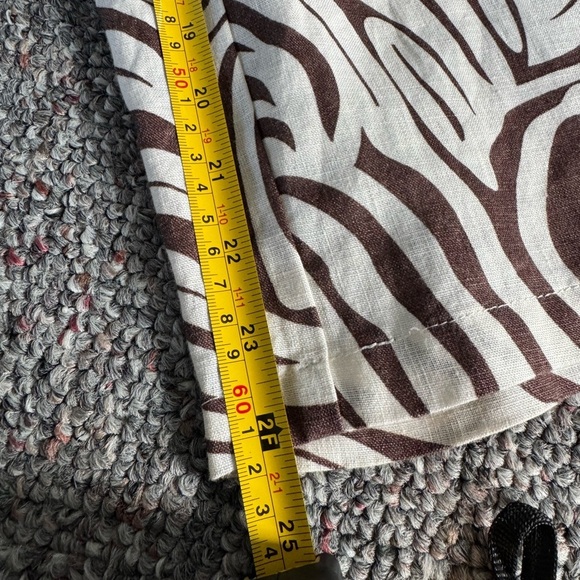 Tahari Chocolate Brown and Cream Zebra Print 100% Linen Capri Pants Wide leg M - Picture 2 of 9